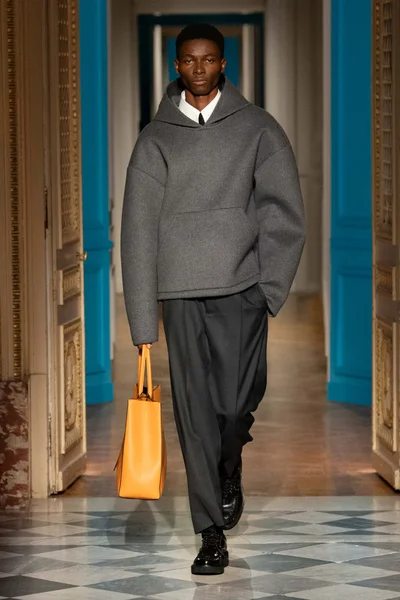 Look 28